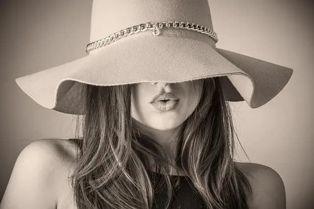 Comment Créer un Look Glamour avec des Basics